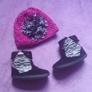 Robeez Studded Booties & Baby Boutique Hat Set